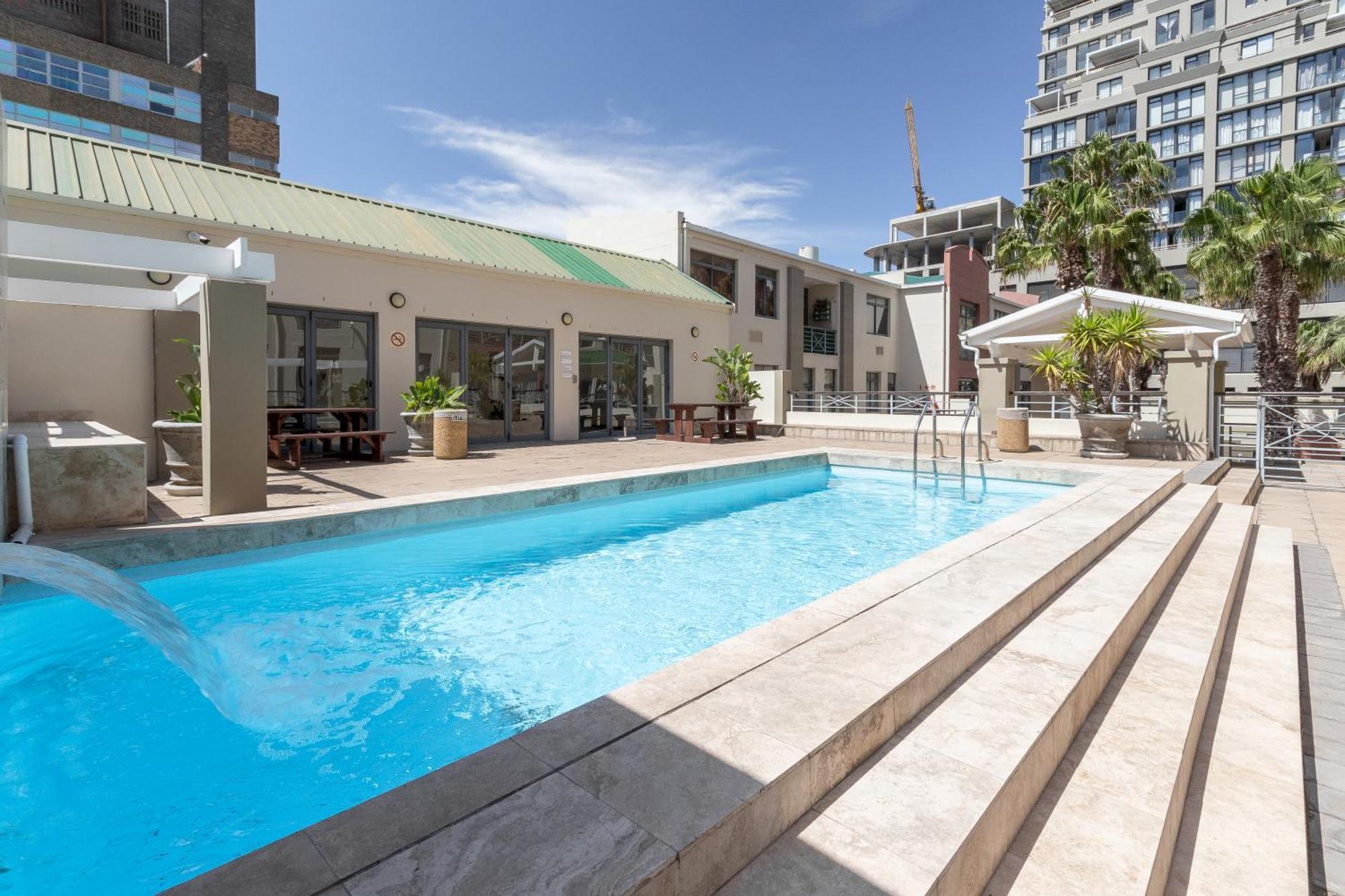 The Square 135- Studio With Free Parking, Pool & Gym Access Lejlighed Kapstaden Eksteriør billede