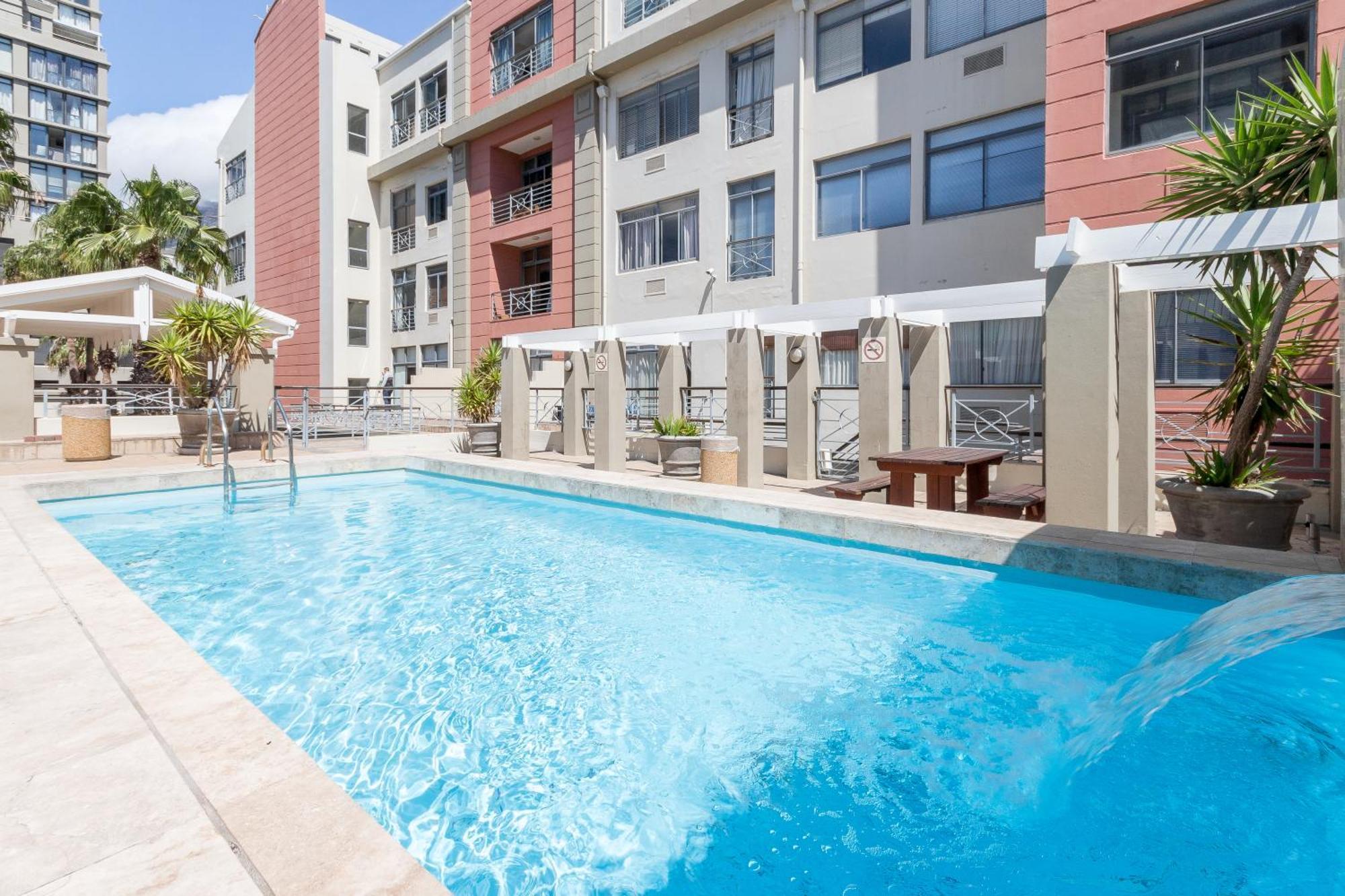 The Square 135- Studio With Free Parking, Pool & Gym Access Lejlighed Kapstaden Eksteriør billede