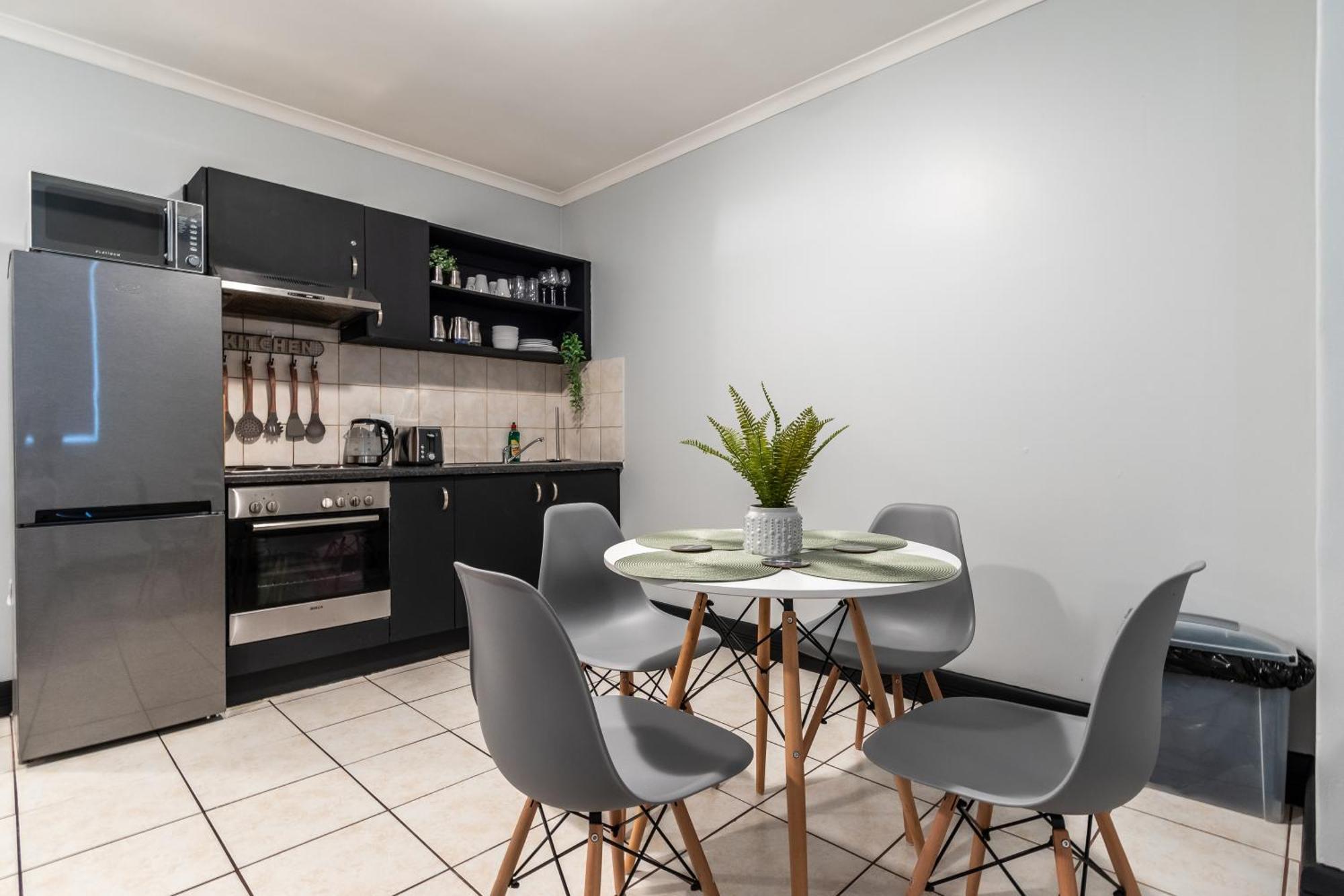 The Square 135- Studio With Free Parking, Pool & Gym Access Lejlighed Kapstaden Eksteriør billede
