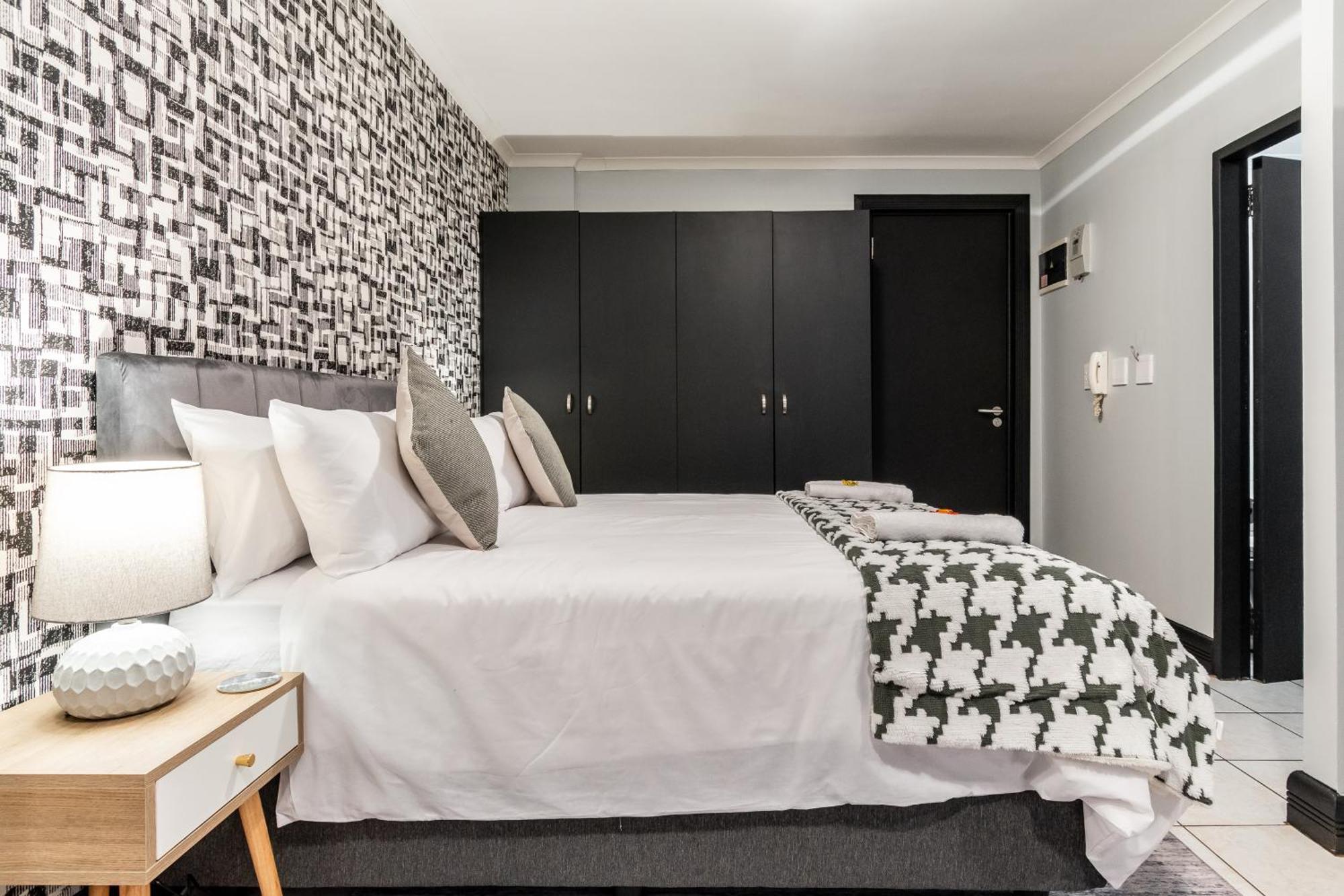 The Square 135- Studio With Free Parking, Pool & Gym Access Lejlighed Kapstaden Eksteriør billede