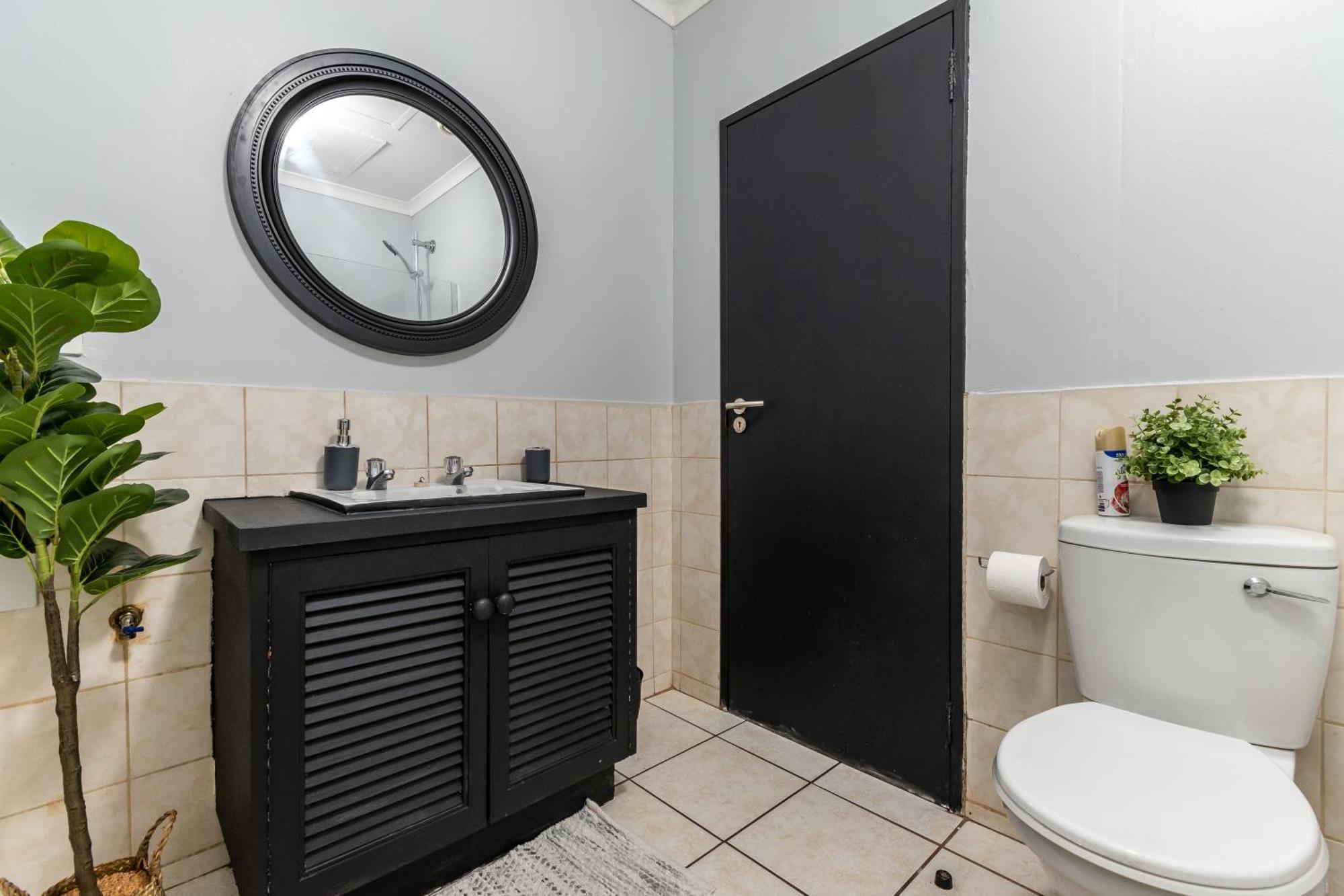 The Square 135- Studio With Free Parking, Pool & Gym Access Lejlighed Kapstaden Eksteriør billede
