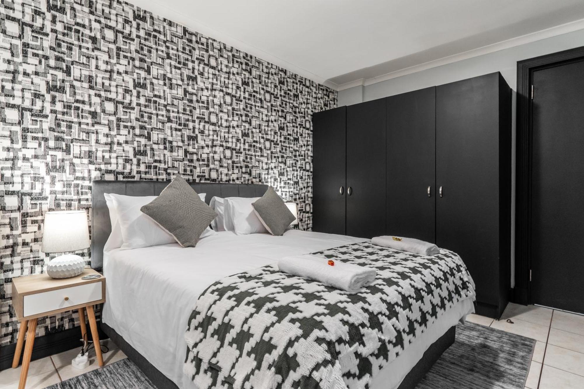 The Square 135- Studio With Free Parking, Pool & Gym Access Lejlighed Kapstaden Eksteriør billede